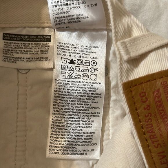 LEVI’S 28 501 High Rise Button Fly Ivory Distressed Raw Fringe Hem Denim Shorts - Picture 13 of 14